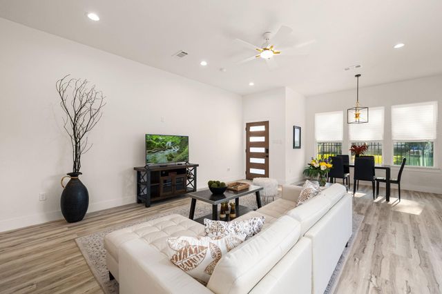 1306 Grove Street, Houston, TX 77020