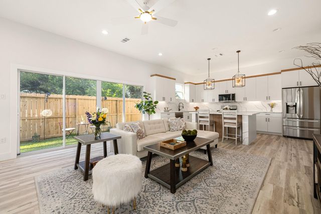 1306 Grove Street, Houston, TX 77020