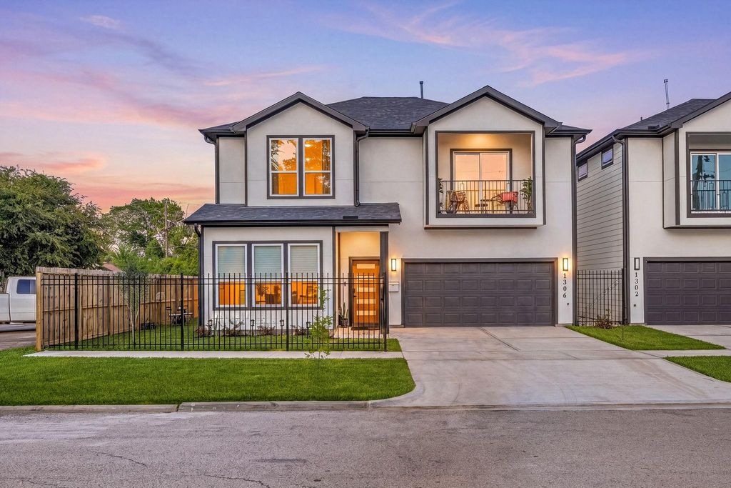1306 Grove Street, Houston, TX 77020