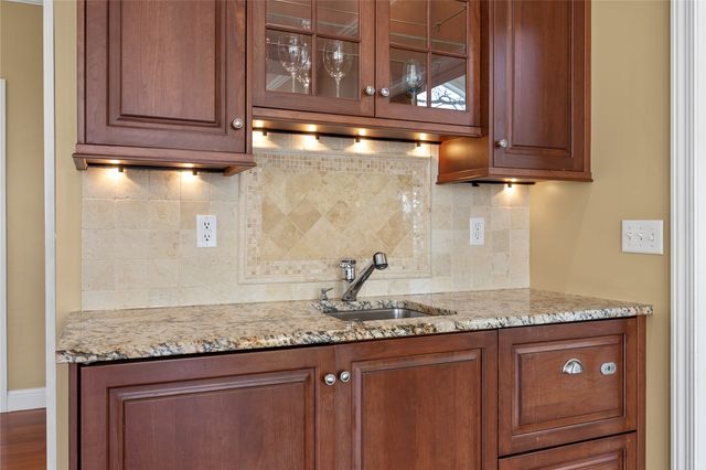 4615 Blarney Drive NE, Cedar Rapids, IA 52411