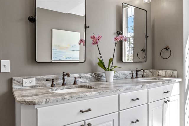 4615 Blarney Drive NE, Cedar Rapids, IA 52411