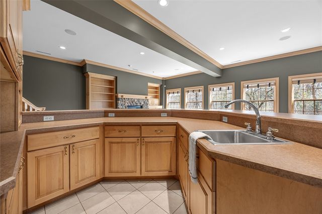 4615 Blarney Drive NE, Cedar Rapids, IA 52411