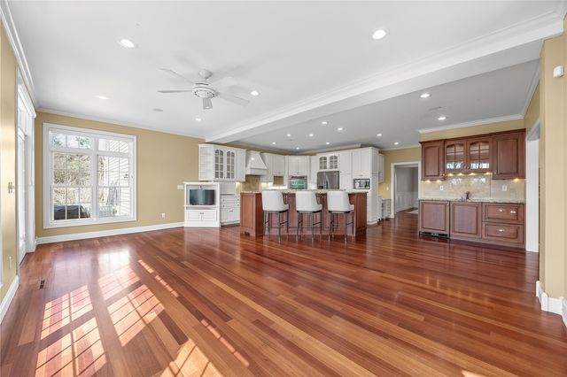 4615 Blarney Drive NE, Cedar Rapids, IA 52411