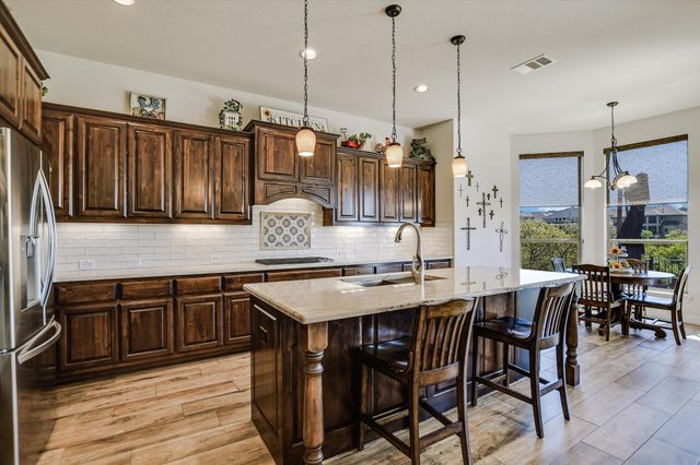 2404 First View, Leander, TX 78641