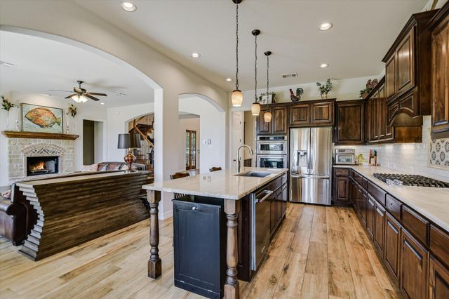 2404 First View, Leander, TX 78641