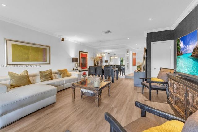 8394 SW 154th Ave 43, Miami, FL 33193