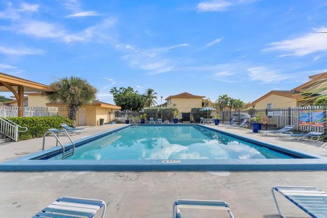 8394 SW 154th Ave 43, Miami, FL 33193