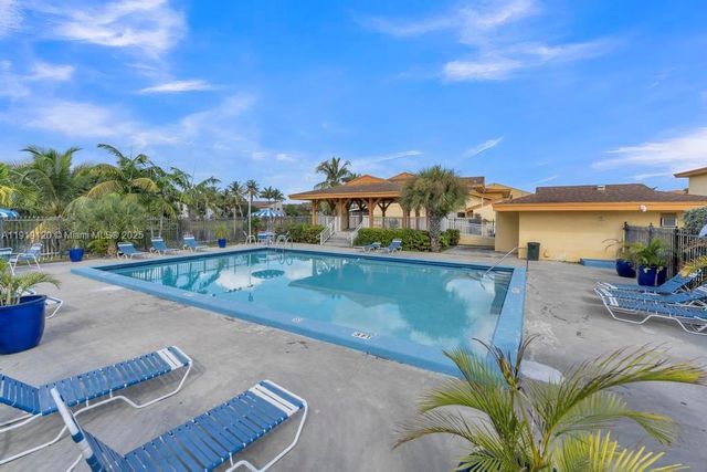 8394 SW 154th Ave 43, Miami, FL 33193