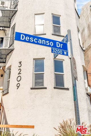 3209 Descanso Drive 32, Los Angeles, CA 90026