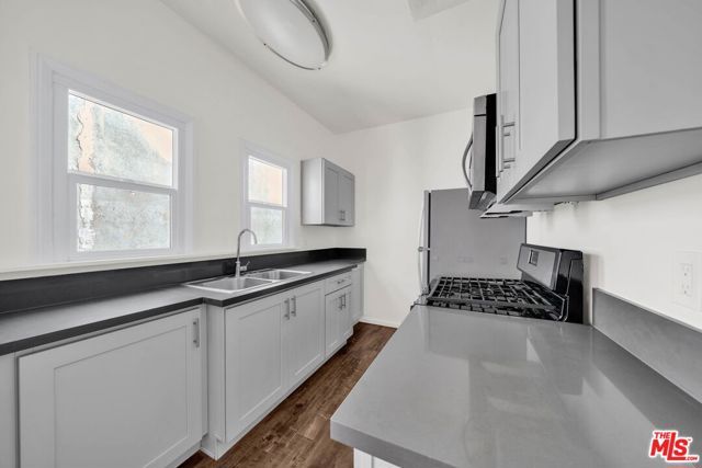 3209 Descanso Drive 32, Los Angeles, CA 90026