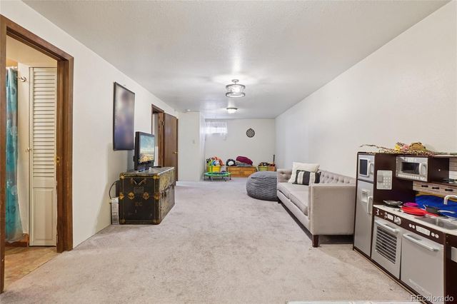 53 MacGregor Road, Pueblo, CO 81001