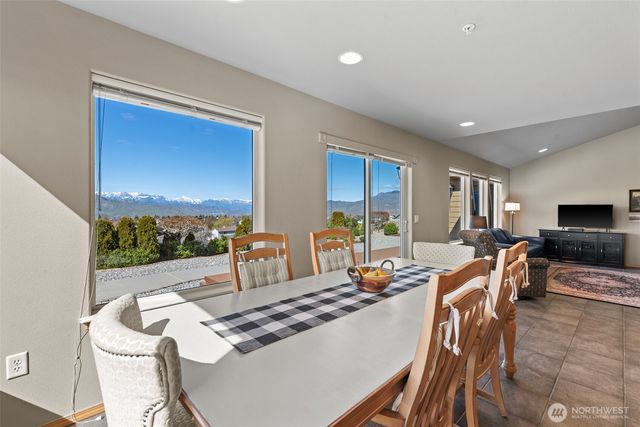 1264 Wheatridge Drive, East Wenatchee, WA 98802