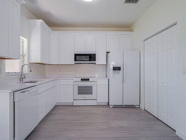 1834 77th Drive 1834, Vero Beach, FL 32966