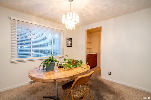 814 W RIDGE Road, Peoria, IL 61604