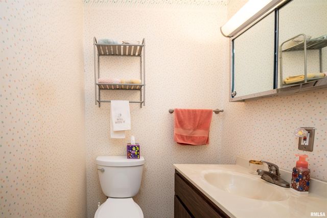 814 W RIDGE Road, Peoria, IL 61604