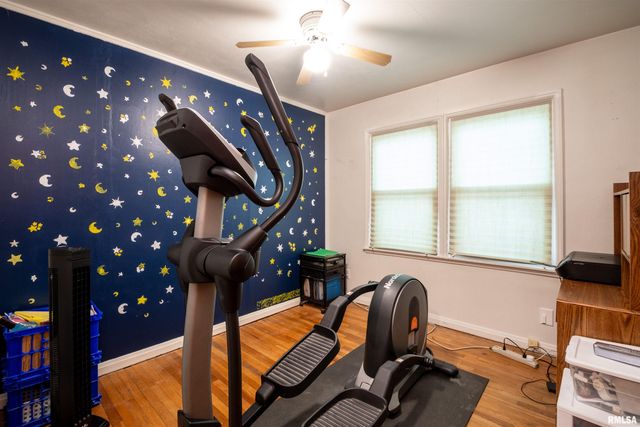 814 W RIDGE Road, Peoria, IL 61604