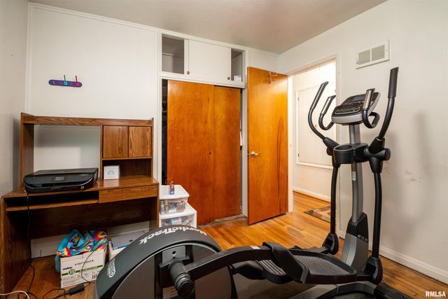 814 W RIDGE Road, Peoria, IL 61604