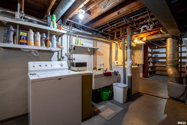 814 W RIDGE Road, Peoria, IL 61604