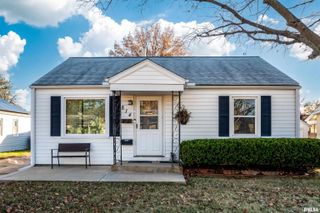 814 W RIDGE Road, Peoria, IL 61604