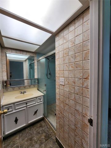 2917 Hubert Drive, St Louis, MO 63125