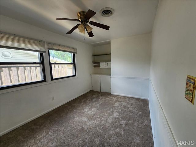 2917 Hubert Drive, St Louis, MO 63125