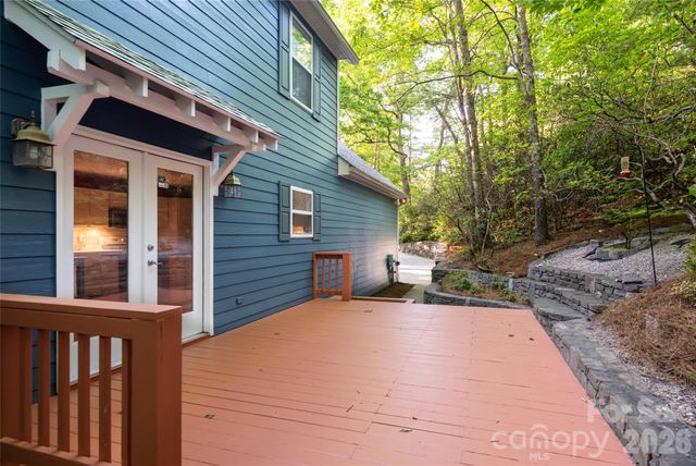 7 Timber Park Drive, Black Mountain, NC 28711