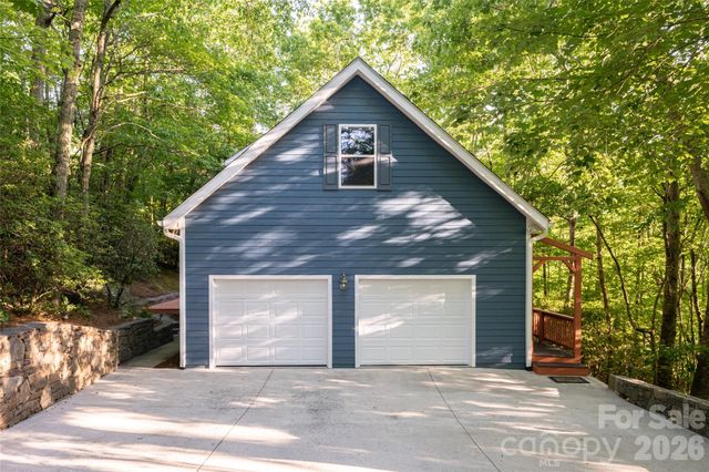 7 Timber Park Drive, Black Mountain, NC 28711