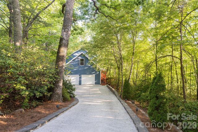 7 Timber Park Drive, Black Mountain, NC 28711