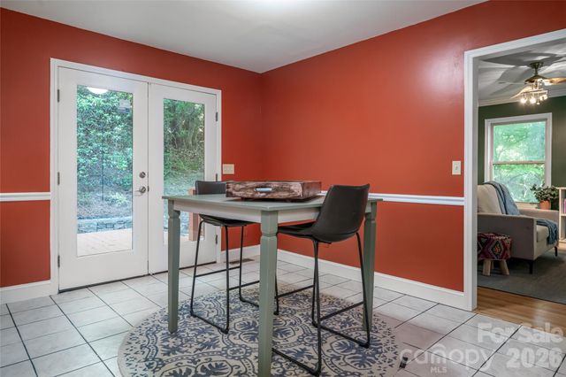 7 Timber Park Drive, Black Mountain, NC 28711
