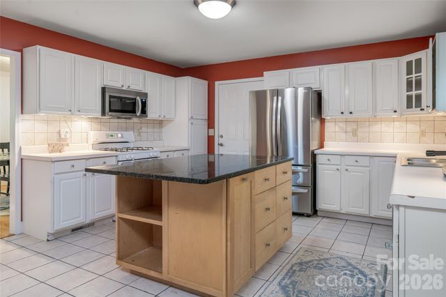 7 Timber Park Drive, Black Mountain, NC 28711