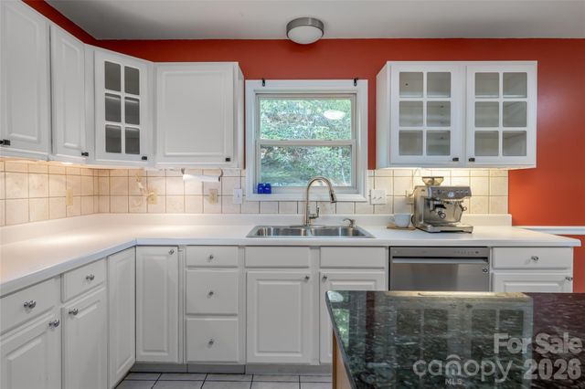 7 Timber Park Drive, Black Mountain, NC 28711