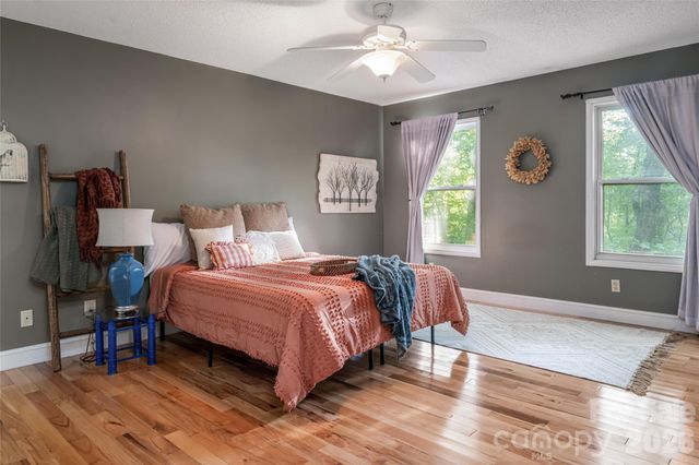7 Timber Park Drive, Black Mountain, NC 28711