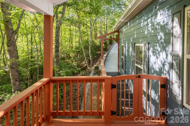 7 Timber Park Drive, Black Mountain, NC 28711