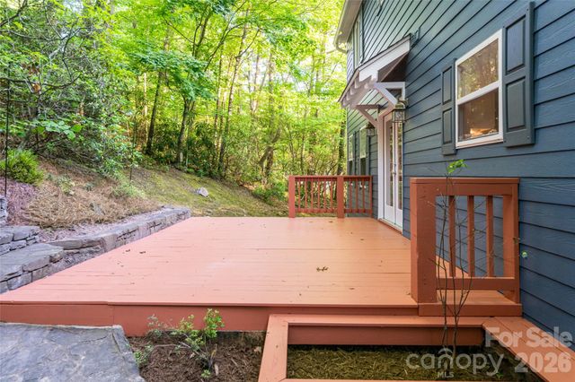 7 Timber Park Drive, Black Mountain, NC 28711