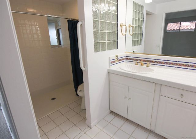 3861 S Grandview Pl, Bonita, CA 91902