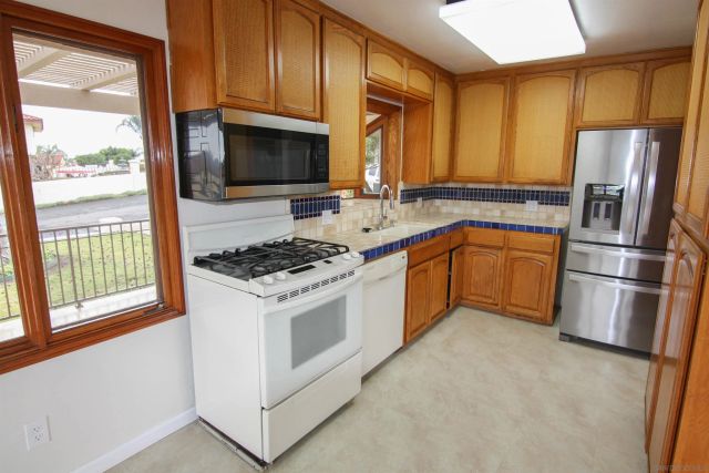 3861 S Grandview Pl, Bonita, CA 91902