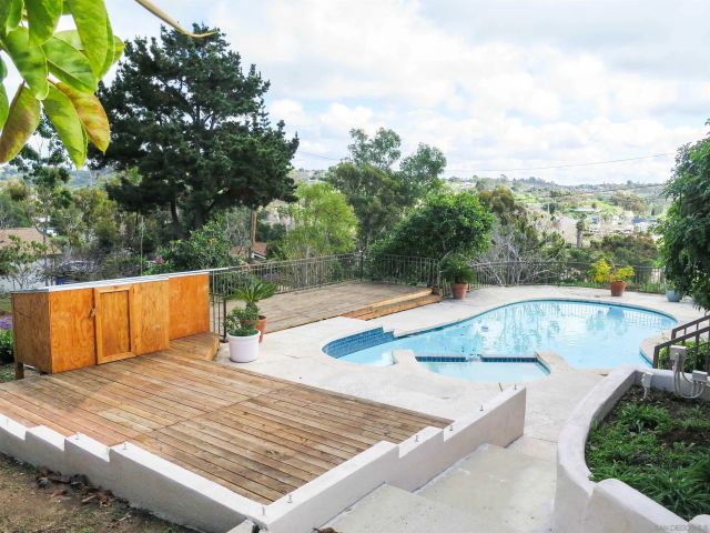 3861 S Grandview Pl, Bonita, CA 91902