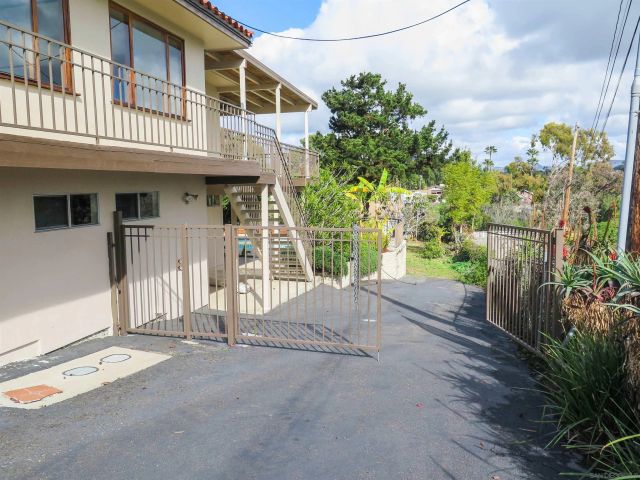 3861 S Grandview Pl, Bonita, CA 91902