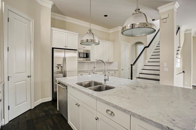 5713 Rose Street C, Houston, TX 77007