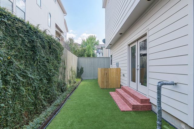 5713 Rose Street C, Houston, TX 77007