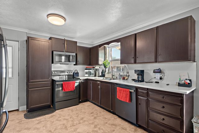 160 MAPLE LN, Pleasant Grove, UT 84062