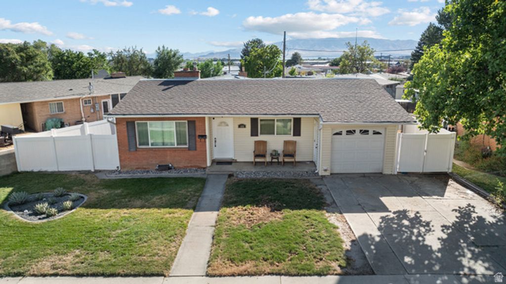 160 MAPLE LN, Pleasant Grove, UT 84062 — exterior