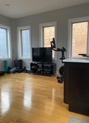41 W 2nd Street 8, Boston, MA 02127