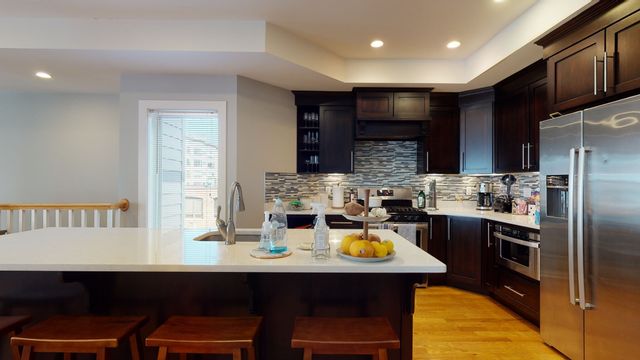 41 W 2nd Street 8, Boston, MA 02127