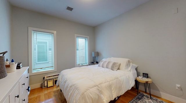 41 W 2nd Street 8, Boston, MA 02127