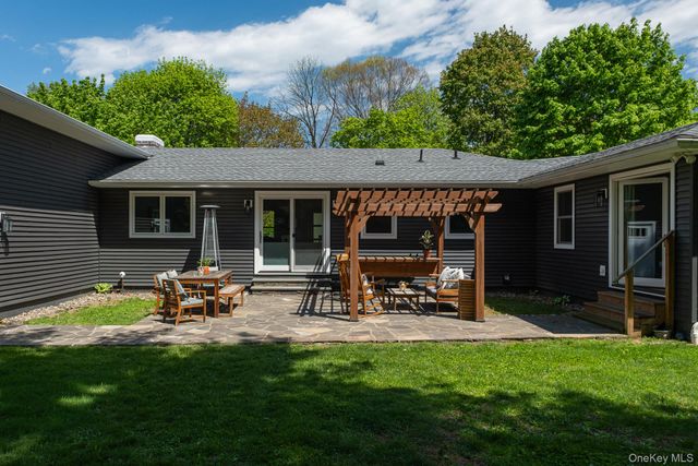 44 Lorraine Drive, Rhinebeck, NY 12572