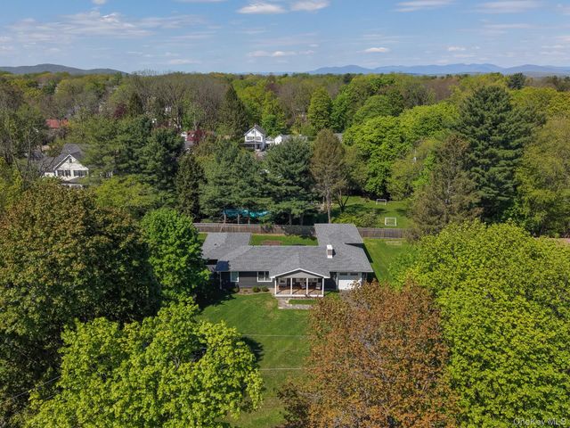 44 Lorraine Drive, Rhinebeck, NY 12572