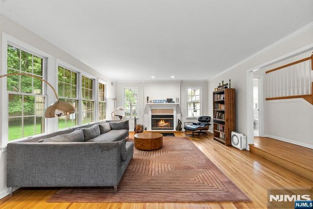 8 Ashland Street, Caldwell, NJ 07006