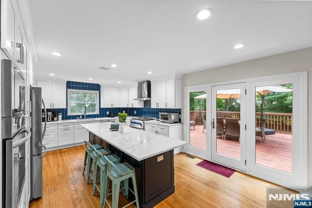 8 Ashland Street, Caldwell, NJ 07006