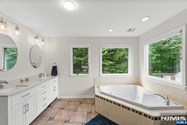 8 Ashland Street, Caldwell, NJ 07006